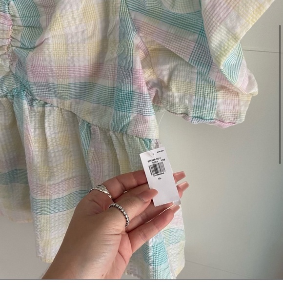 Old Navy Puff Sleeve Crop Top - Picture 3 of 6